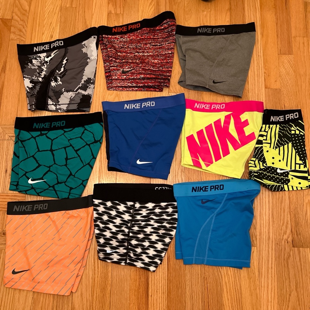 8 Nike Pros all size small